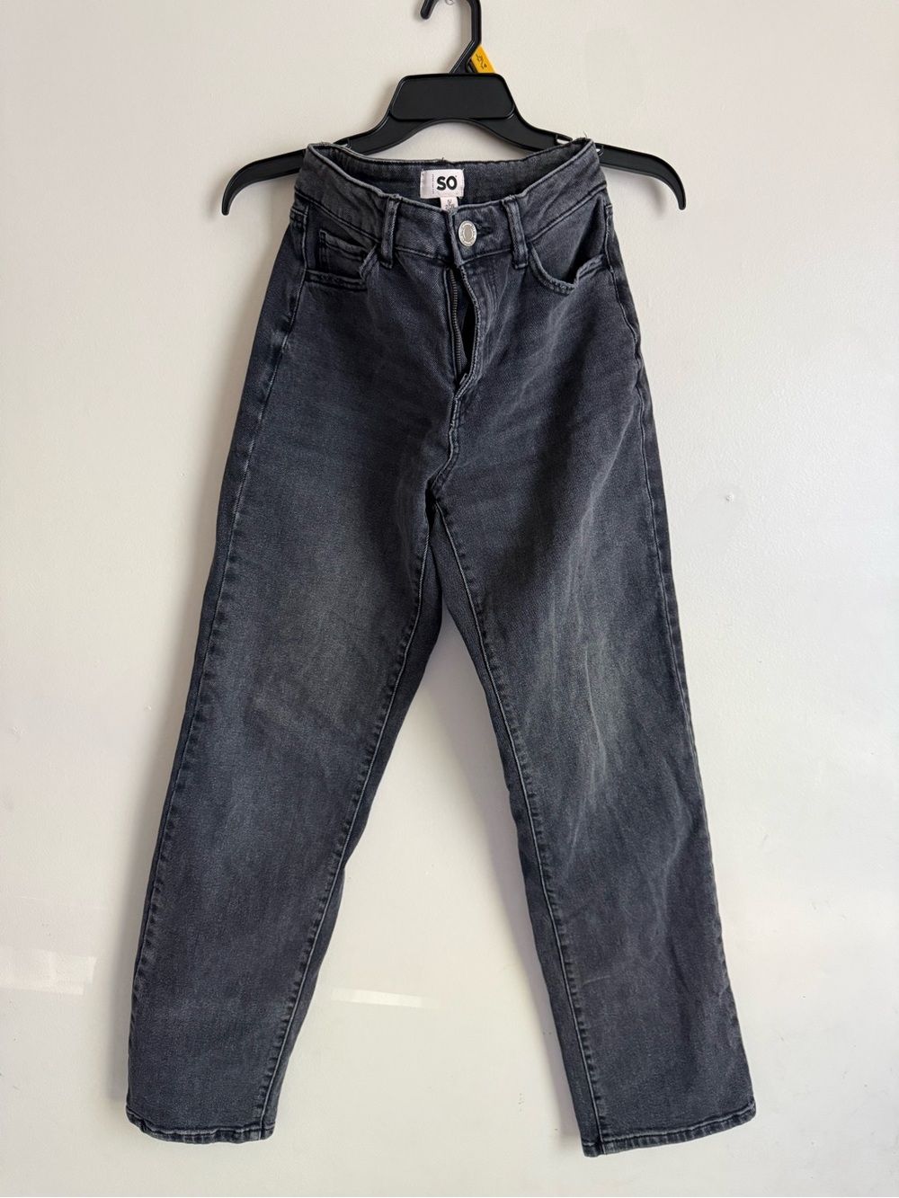 SO High-Rise Straight-Leg Jeans in Washed Black